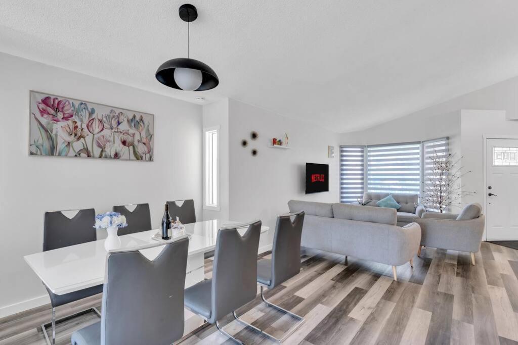 Modernoasis With Ac&Movieroom Close To Downtown15' Banff 60' คาลการี ภายนอก รูปภาพ