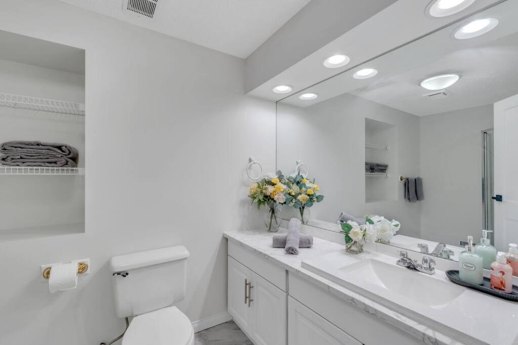 Modernoasis With Ac&Movieroom Close To Downtown15' Banff 60' คาลการี ภายนอก รูปภาพ