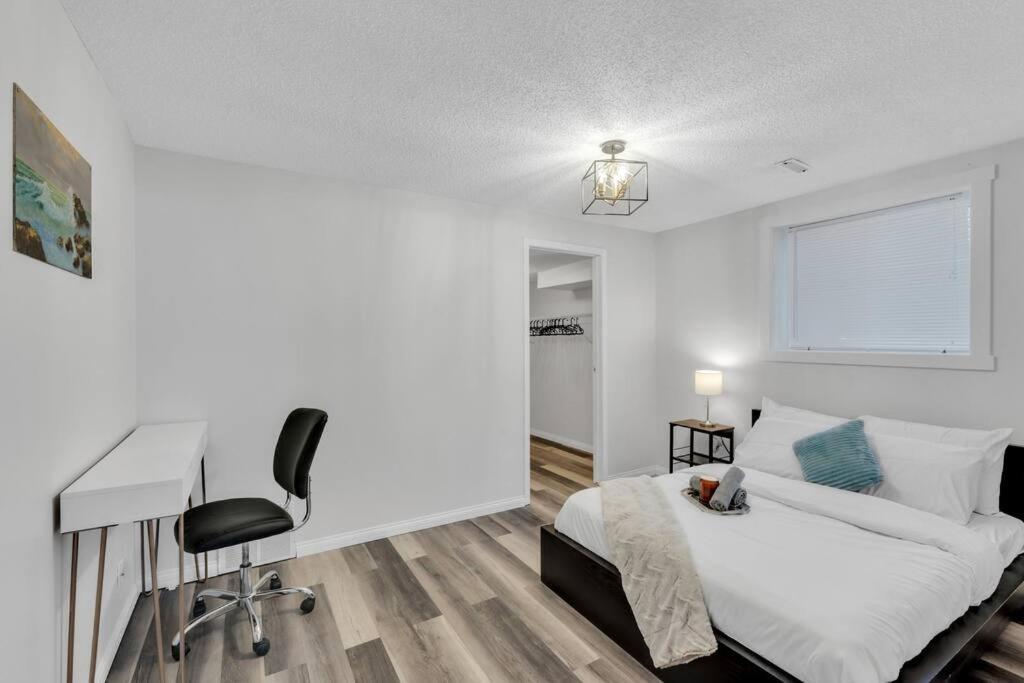 Modernoasis With Ac&Movieroom Close To Downtown15' Banff 60' คาลการี ภายนอก รูปภาพ