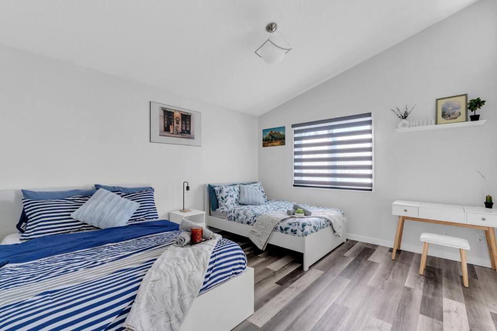 Modernoasis With Ac&Movieroom Close To Downtown15' Banff 60' คาลการี ภายนอก รูปภาพ