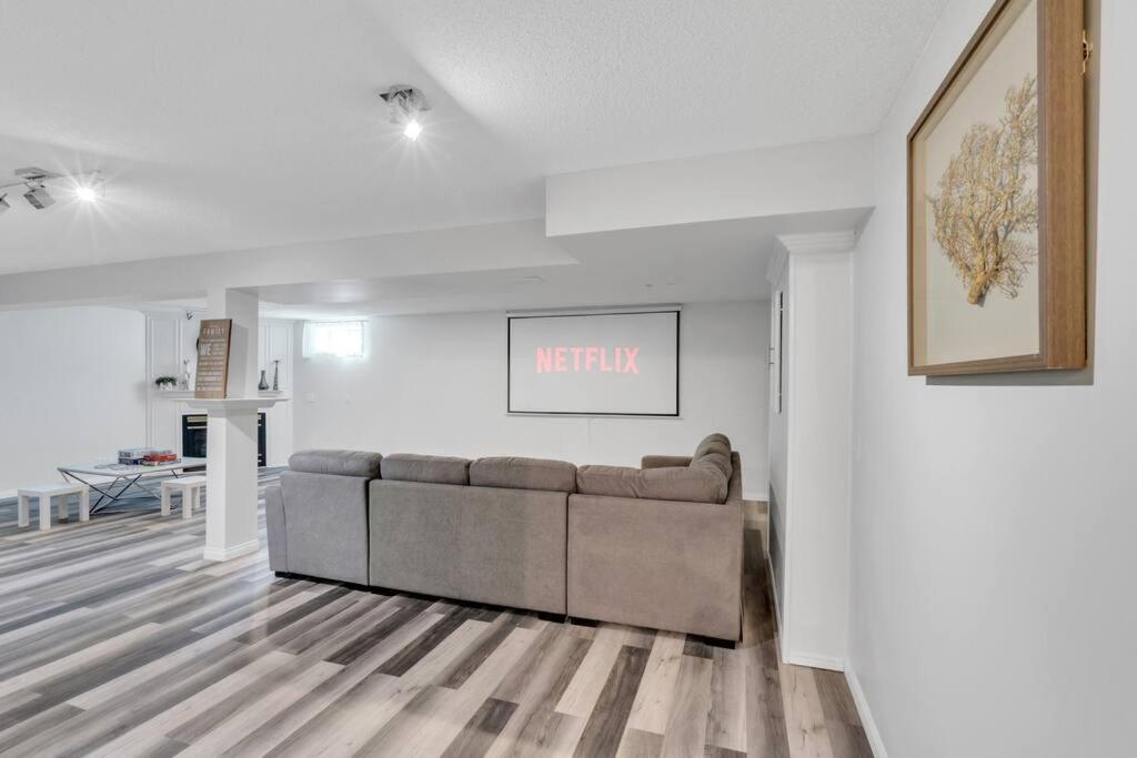 Modernoasis With Ac&Movieroom Close To Downtown15' Banff 60' คาลการี ภายนอก รูปภาพ