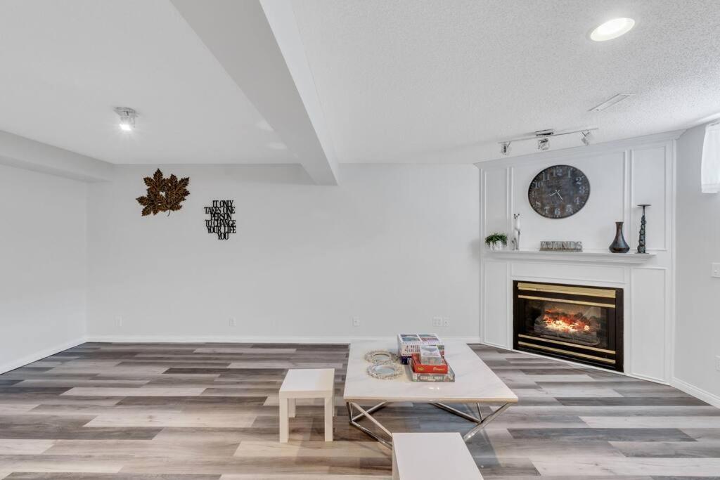 Modernoasis With Ac&Movieroom Close To Downtown15' Banff 60' คาลการี ภายนอก รูปภาพ